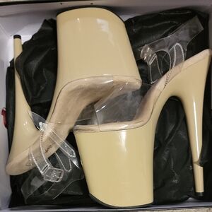Pleaser 8 Inch Sandals Cream Size 8 Only Worn Once